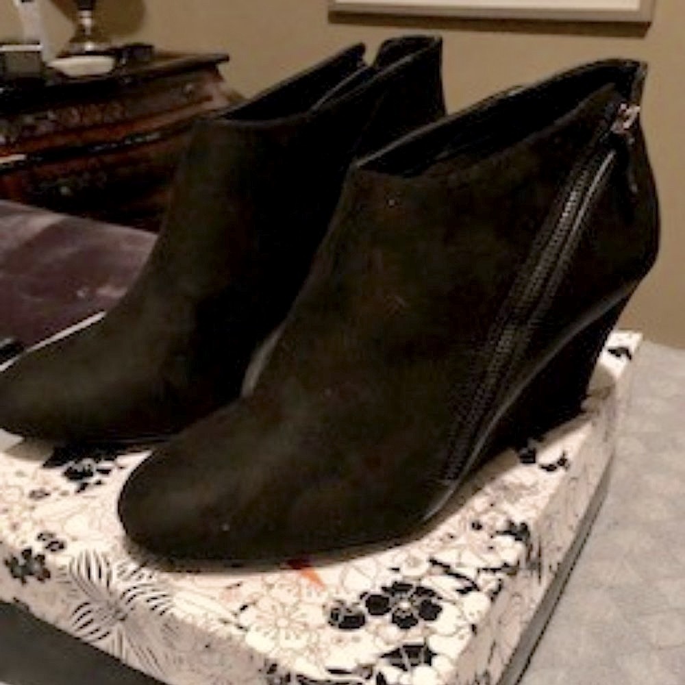 CL by Chinese Laundry Viola Wedge Ankle Booties NEW with Tags!